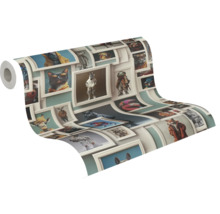 Tapetenrolle mit Tiermotiven in Bilderrahmen