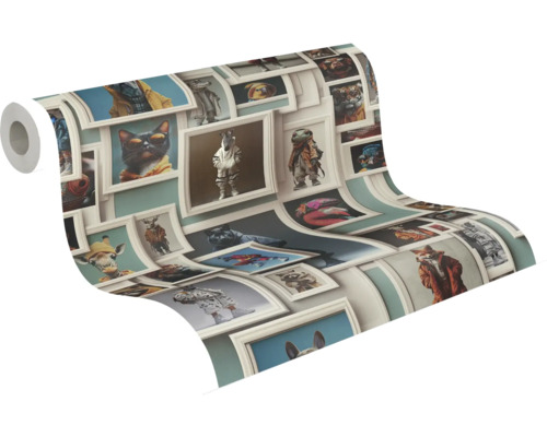 Tapetenrolle mit Tiermotiven in Bilderrahmen