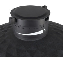 Nahaufnahme des Entlüftungsventils eines Grills mit einem Einstellungsanzeiger