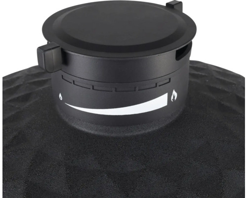 Nahaufnahme des Entlüftungsventils eines Grills mit einem Einstellungsanzeiger