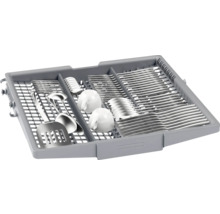 Besteckkorb mit Besteck und Geschirr