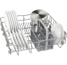 Geschirrspüler Oberkorb mit Geschirr und Besteck