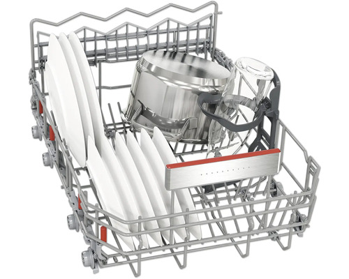 Geschirrspülmaschinenkorb mit Geschirr