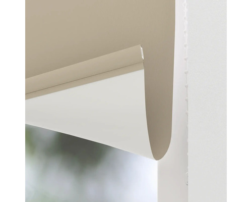 Detailansicht eines Rollos mit Seitenzugbedienung