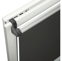 Detailansicht eines Rollos mit Kettenzug