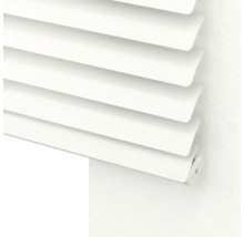 Geschlossene Jalousie zur Fensterdekoration und zum Sichtschutz