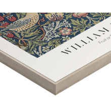 Gemälde mit Vogel-, Blumen- und Erdbeermuster in einem Rahmen