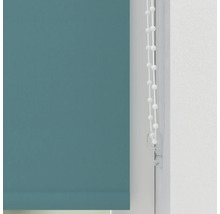 Rollo mit Kettenzug am Fenster