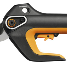 Detailansicht einer Gartenschere von Fiskars