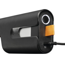 Schwarze Powerbank mit USB-C-Anschluss