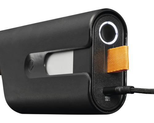 Schwarze Powerbank mit USB-C-Anschluss