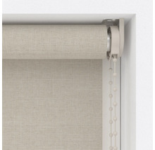 Detailaufnahme eines Rollos im Fensterrahmen mit Kettenzug