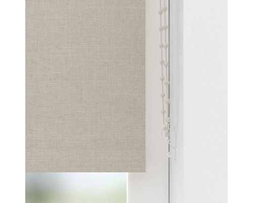 Rollo mit Kettenzug vor einem Fenster