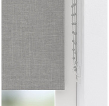 Graues Rollo am Fenster mit Zugschnur