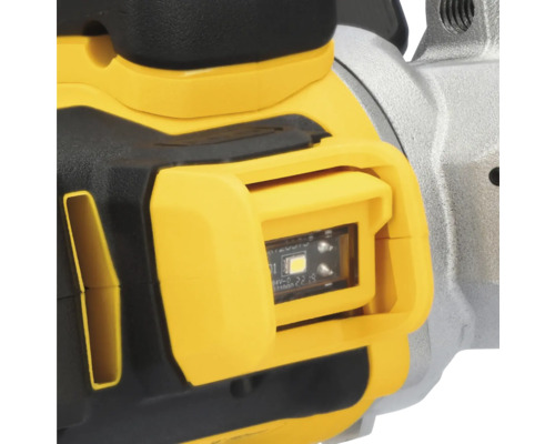 Detailansicht einer Akku-Lampe an einem Werkzeug von DeWalt.