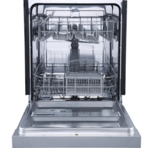 Geöffneter Geschirrspüler mit Geschirrkörben