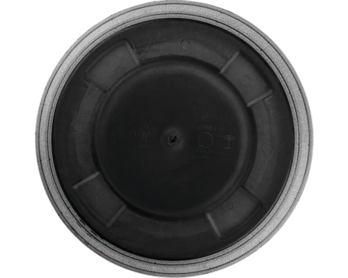 Unterseite eines Pflanzgefäßes mit Bohranleitung