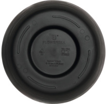 Bodenansicht eines schwarzen Blumentopfes aus Kunststoff mit Herstellerinformationen