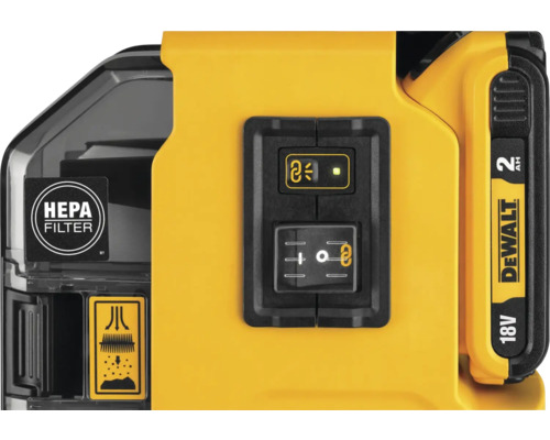 Detailansicht eines Staubsaugers mit HEPA Filter, Füllstandsanzeige und DeWalt Logo