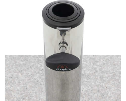 Doppler Logo auf einem Sonnenschirmständer