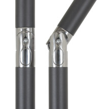 Detailansicht der Metallverbindung eines Sonnenschirms