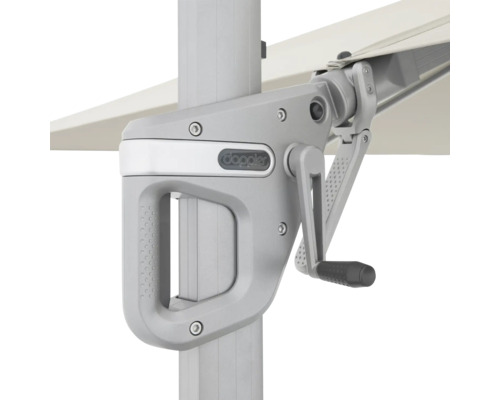 Detailansicht eines Sonnenschirms mit Handkurbel und Doppler Logo