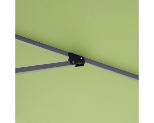 Detailansicht eines Sonnenschirms mit Gestell