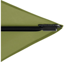 Detailansicht eines Sonnenschirms mit schwarzem Gestell