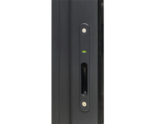 Detailansicht eines Türgriffs mit integrierter Wasserwaage