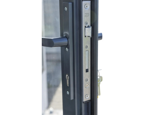 Detailansicht eines Türschlosses mit Griff und Schlüsselloch