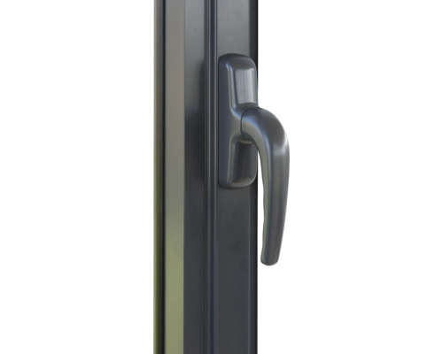 Fenstergriff am Fensterrahmen