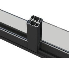 Detailansicht eines Fensters mit Aluminiumrahmen