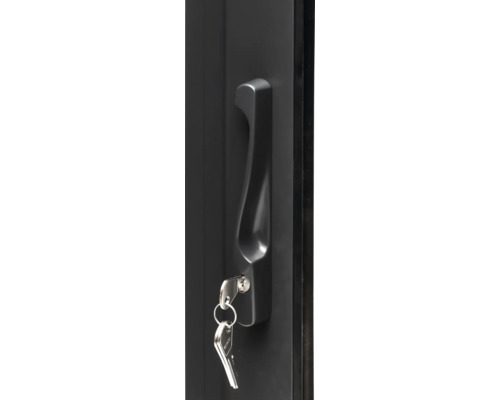 Griff mit Schlüssel in einer Tür