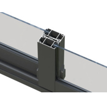 Detailansicht eines Aluminiumprofils mit Glas für Bauprojekte