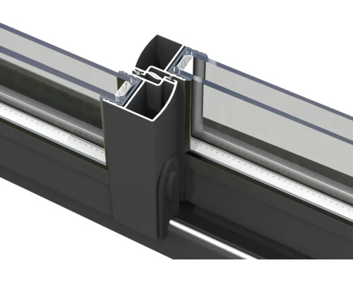 Detailansicht eines Aluminiumfensters mit Glas