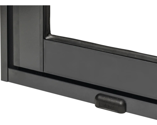 Detailansicht eines schwarzen Fensterrahmens