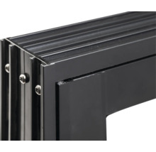 Detailaufnahme eines schwarzen Aluminiumrahmens mit Schrauben