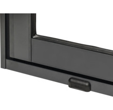 Detailansicht eines Fensters mit Kunststoffrahmen