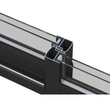 Detailansicht eines Fensterrahmens aus Aluminium und Glas