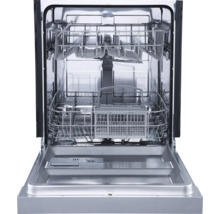 Offene Geschirrspülmaschine mit Innenraum aus Metall