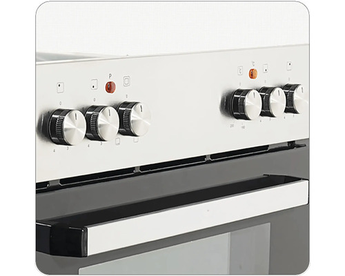 Nahaufnahme eines Herds mit silberfarbenen Drehknöpfen und einer Ofentür mit Griff