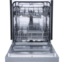 Geöffneter Geschirrspüler mit Geschirrkörben