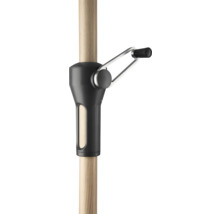 Detailansicht eines Sonnenschirmmastes mit Kurbelmechanismus