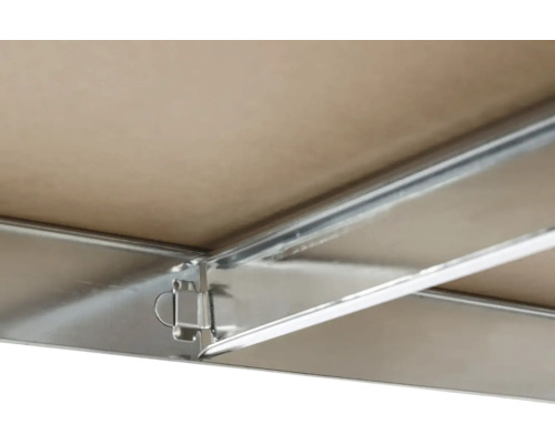 Detailansicht einer Abdeckung mit Metallrahmen