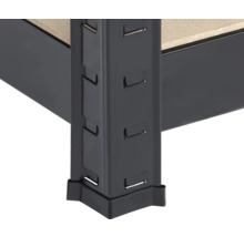 Detailaufnahme eines Metallregals mit Einstecksystem zur flexiblen Höhenverstellung