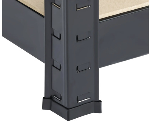 Detailaufnahme eines Metallregals mit Regalboden und Eckpfosten