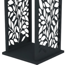 Dekorative Gartenleuchte mit Blätterdesign