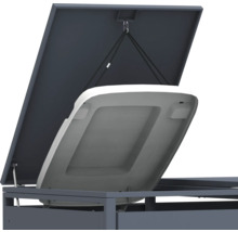 Geöffnete Gartenbox zur Aufbewahrung von Gartengeräten und Gartenmöbelauflagen.