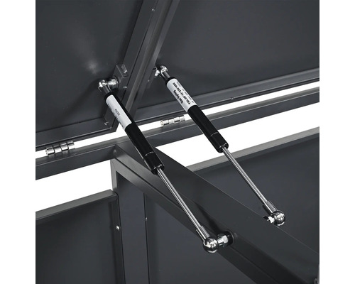 Detailansicht eines Gartenmöbelstücks mit Gasdruckfedern