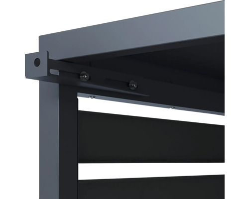 Detailansicht einer grauen Lamellenüberdachung mit Schraubenbefestigung